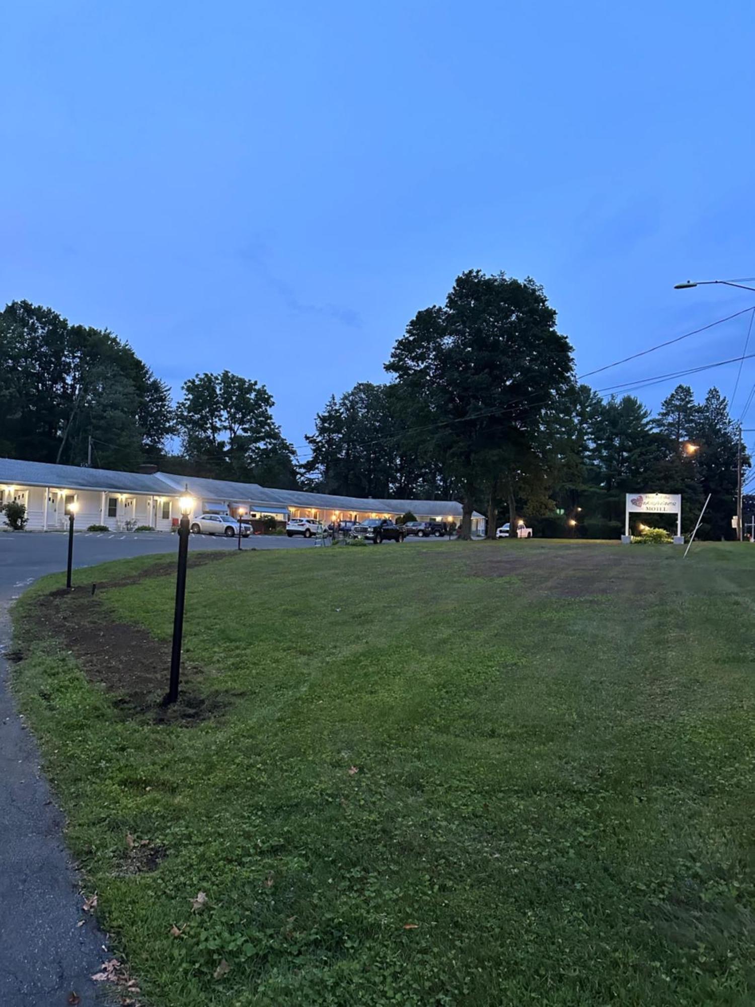 Heart Of The Berkshires Motel Pittsfield Exterior foto